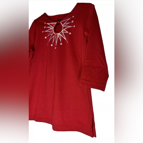 Bob Mackie Red Multi Key Hole Embroidered 3/4 Sleeve Knit Top Size XSmall - Picture 3 of 4